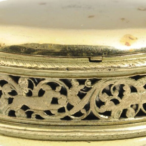 French gilt and silver oval verge watch Circa 1625 French gilt and silver oval verge watch Circa 1625