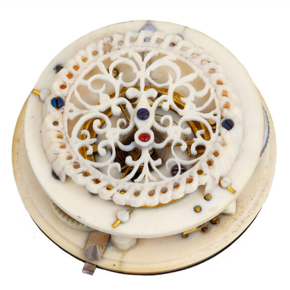 Gold watch with ivory movement and visible cock Circa 1800 Gold watch with ivory movement and visible cock Circa 1800