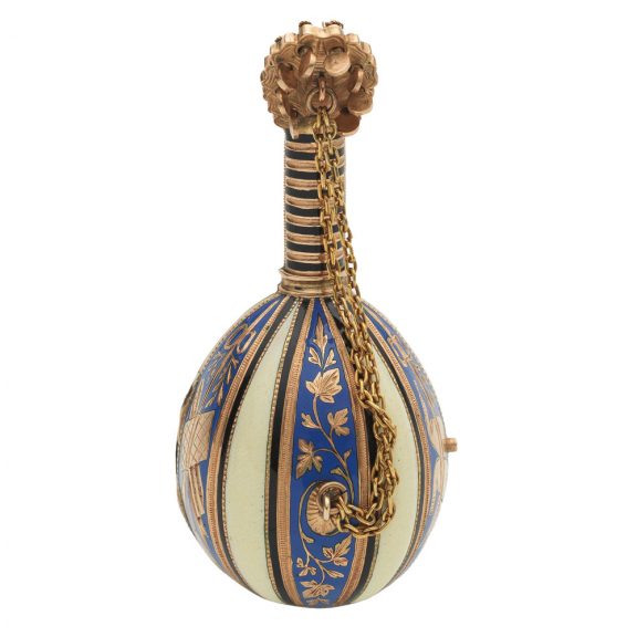Austrian 18K gold form watch with enamel decoration Circa 1800 Austrian 18K gold form watch with enamel decoration Circa 1800