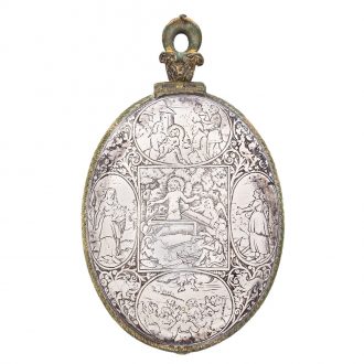 French brass gilt silver oval watch with compass Circa 1625