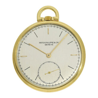 Thin elegant Swiss 18K gold keyless dress watch Circa 1940
