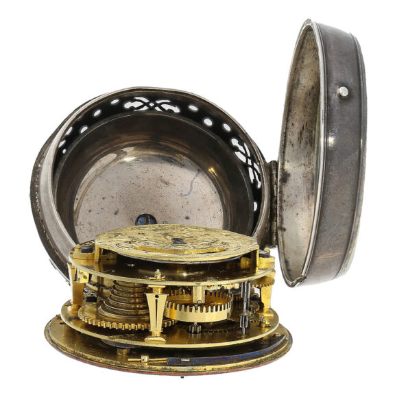Fine French silver oignon mock pendulum watch Circa 1710 Fine French silver oignon mock pendulum watch Circa 1710