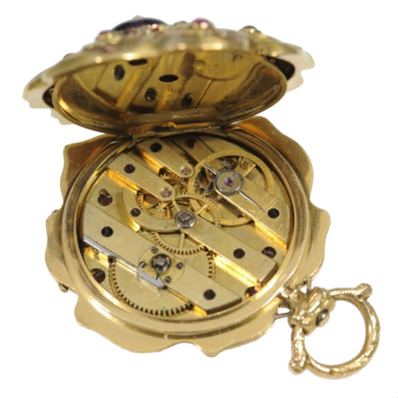 Swiss gold, shape of a leave cylinder watch Circa 1880 Swiss gold, shape of a leave cylinder watch Circa 1880