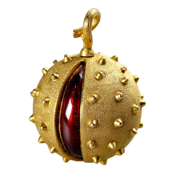 Swiss gold ball watch designed as a sweet chestnut Circa 1900