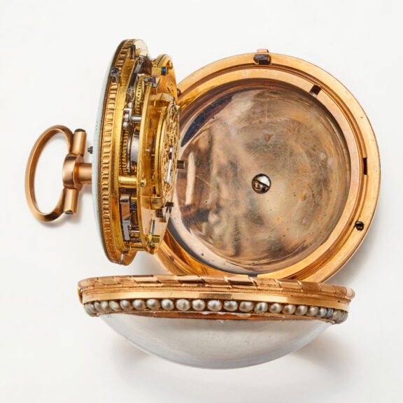 Gold watch repeater with pearls on both sides Circa 1800 Gold watch repeater with pearls on both sides Circa 1800