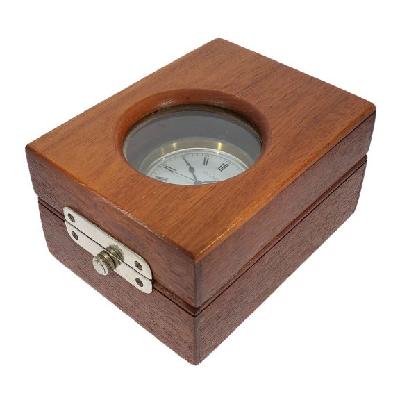 High-precision Swiss military deck chronometer Circa 1942 High-precision Swiss military deck chronometer Circa 1942