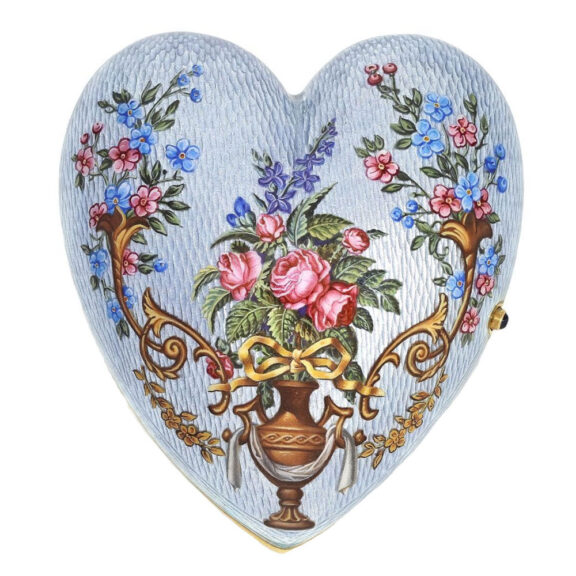 English gold and enamel hart shape form watch Circa 1920 English gold and enamel hart shape form watch Circa 1920