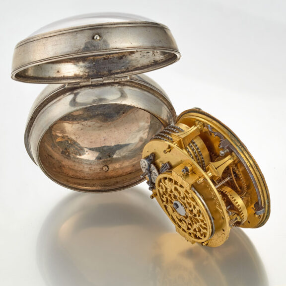 A French oignon pocket watch in a silver case Circa 1715 A French oignon pocket watch in a silver case Circa 1715
