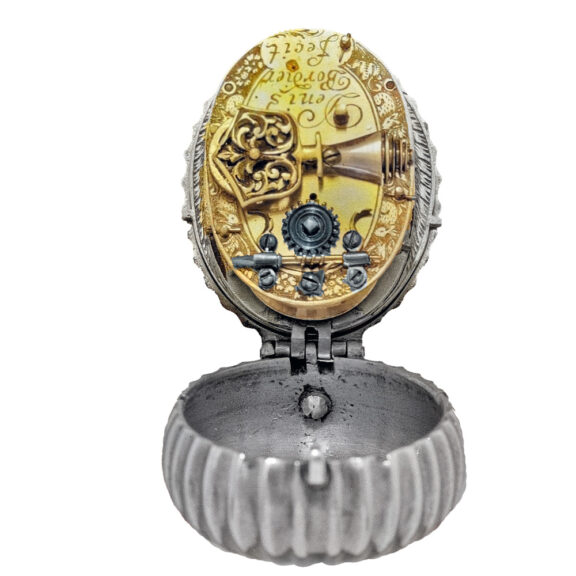 Rare Swiss silver scallop form pendant watch Circa 1650 Rare Swiss silver scallop form pendant watch Circa 1650