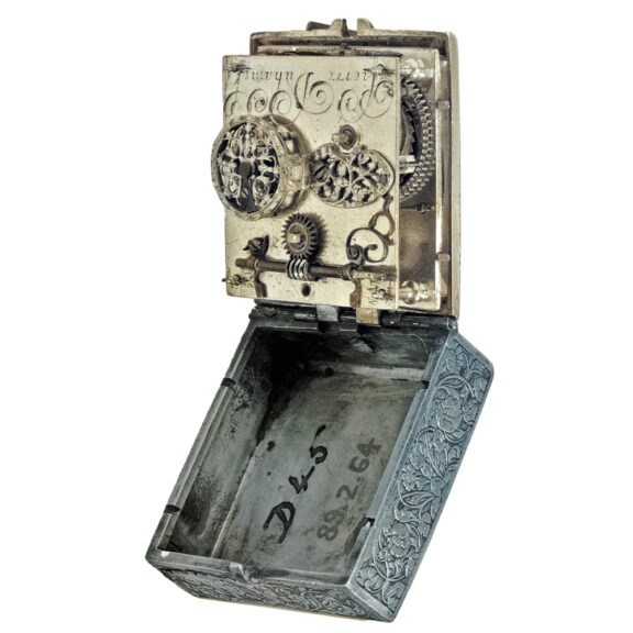 Rare Swiss square one-handed verge pocket watch Circa 1650 Rare Swiss square one-handed verge pocket watch Circa 1650