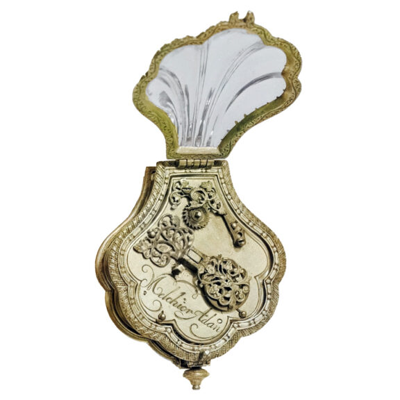 French silver and rock crystal shell-shaped verge Circa 1610 French silver and rock crystal shell-shaped verge Circa 1610