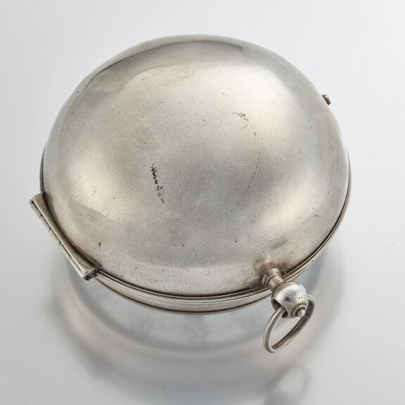A large French silver oignon pocket watch Circa 1715 A large French silver oignon pocket watch Circa 1715