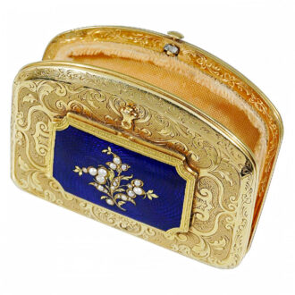 Swiss gold powder box with concealed watch Circa 1830