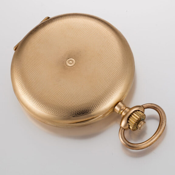 A Swiss gold gentlemen’s hunting case watch Circa 19102b A Swiss gold gentlemen’s hunting case watch Circa 1910