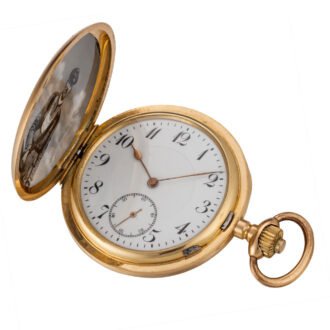 A Swiss gold gentlemen’s hunter case watch Circa 1910 A Swiss gold gentlemen’s hunter case watch Circa 1910