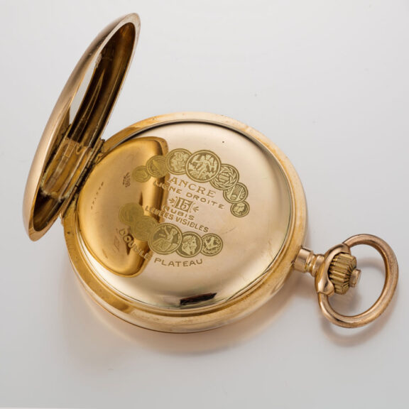 A Swiss gold gentlemen’s hunting case watch Circa 1910 A Swiss gold gentlemen’s hunting case watch Circa 1910