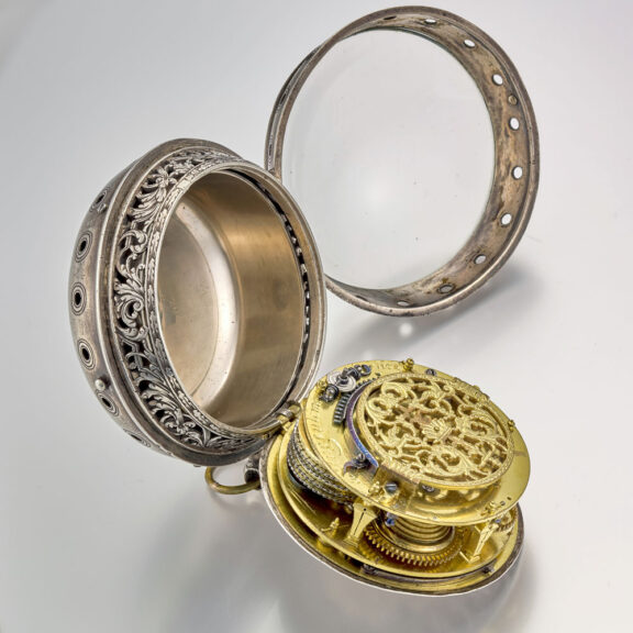 Large French single handed oignon with alarm Circa 1695 Large French single handed oignon with alarm Circa 1695