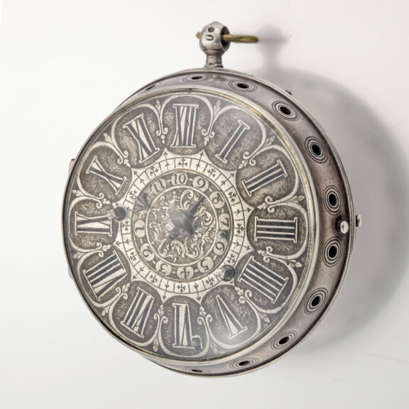 Large French single handed oignon with alarm Circa 1695 Large French single handed oignon with alarm Circa 1695