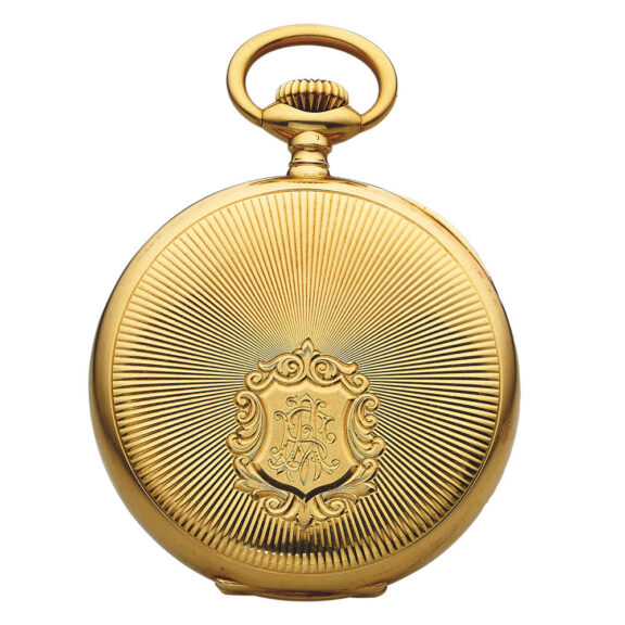Large Swiss keyless yellow gold pocket lever chronometer case back centered by a crest with engraved initials Circa 1918 Large Swiss keyless yellow gold pocket lever chronometer case back centered by a crest with engraved initials Circa 1918