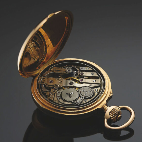 Nickel movement with Geneva Striping decoration 31 jewels straight-line calibrated lever escapement Nickel movement with Geneva Striping decoration 31 jewels straight-line calibrated lever escapement