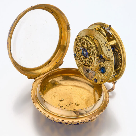 English gold pair cased Basse-taille enamel verge Circa 1759 English gold pair cased Basse-taille enamel verge Circa 1759
