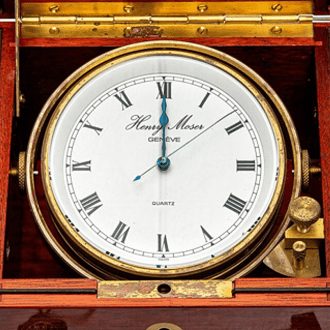 Swiss brass marine chronometer in mahogany box Circa 1980 Swiss brass marine chronometer in mahogany box Circa 1980