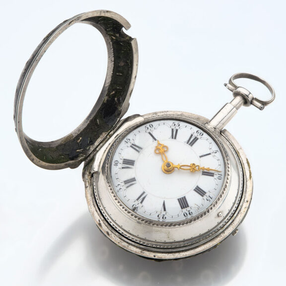 English silver early quarter repeating watch Circa 1710 English silver early quarter repeating watch Circa 1710