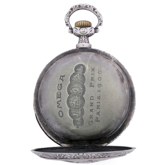 Swiss silver Art Nouveau watch with chased decoration Circa 1904 Swiss silver Art Nouveau watch with chased decoration Circa 1904