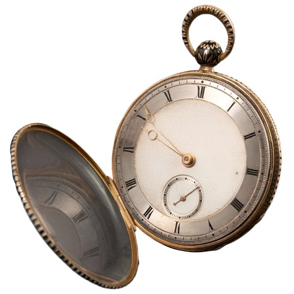 Flat Swiss 18K gold pocket watch with enamel case Circa 1800 Flat Swiss 18K gold pocket watch with enamel case Circa 1800