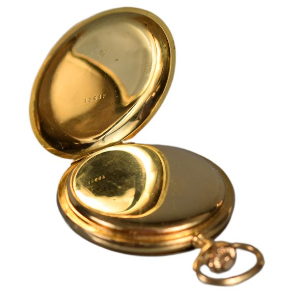 French 18K gold hunting cased pocket watch Circa 1838-1919 French 18K gold hunting cased pocket watch Circa 1838-1919