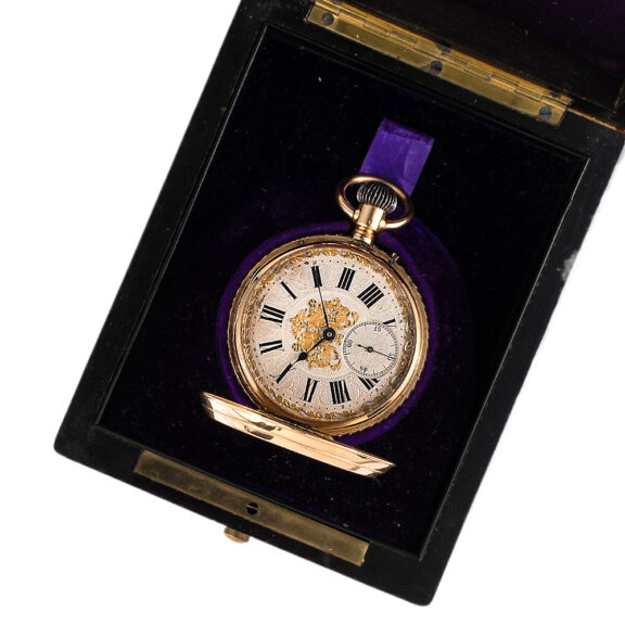 Swiss 18K yellow gold full hunter pocket watch Circa 1900 Swiss 18K yellow gold full hunter pocket watch Circa 1900