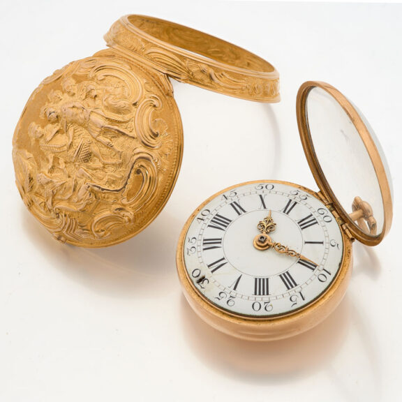 English 20 carat gold repoussé verge in pair cases Circa 1775 English 20 carat gold repoussé verge in pair cases Circa 1775