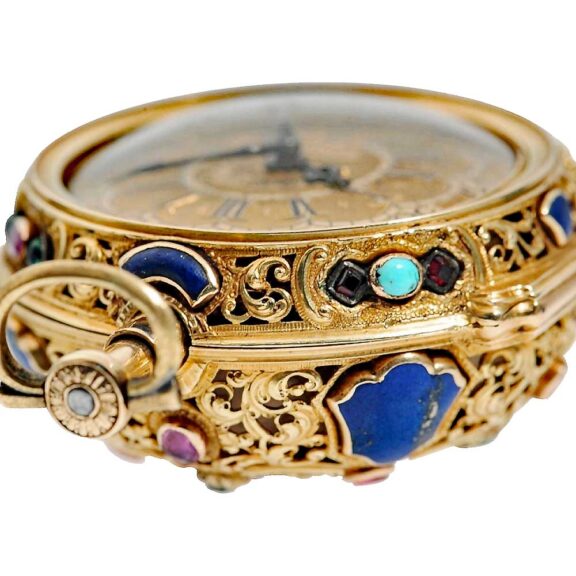 Fine gold verge with Queen Anne’s Coat of Arms Circa 1700 Fine gold verge with Queen Anne’s Coat of Arms Circa 1700