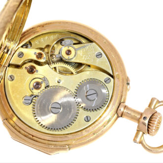 A gold Swiss lever with screwed gold chatons Circa 1900