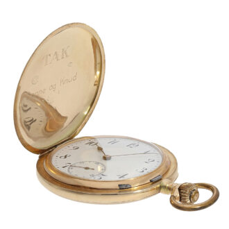 The top lid has an inscription””tak Anne og Knud 1940” (“Thanks Anne and Knud 1940”) The top lid has an inscription””tak Anne og Knud 1940” (“Thanks Anne and Knud 1940”)
