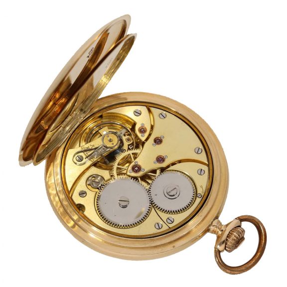 Large Swiss 14 carat gold hunting cased lever watch Circa 1910 Large Swiss 14 carat gold hunting cased lever watch Circa 1910