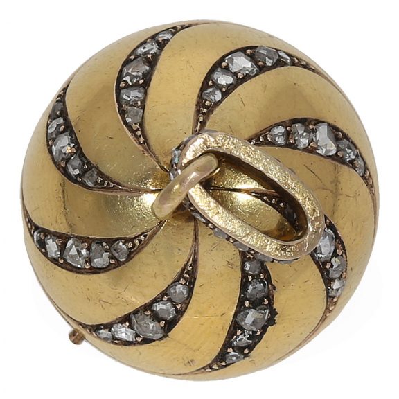 18 Carat gold pendant watch ‘Boule de Genève’ Circa 1860 18 Carat gold pendant watch ‘Boule de Genève’ Circa 1860