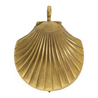 Exceptionally large French form watch in shell shape Circa 1820