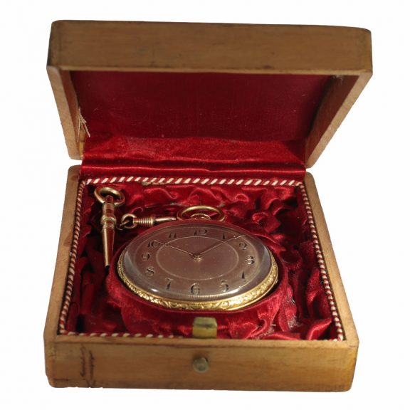 French 18 carat gold watch with hours and quarter repeater Circa 1850 French 18 carat gold watch with hours and quarter repeater Circa 1850