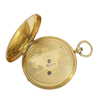 Flat Swiss gold hunting case watch with engine-turned dust cover with an enamelled signature Circa 1840 Flat Swiss gold hunting case watch with engine-turned dust cover with an enamelled signature Circa 1840