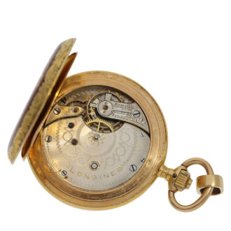 Powered by a signed lever mechanism, which ensures accurate timekeeping and durability