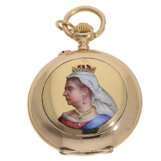 The front shows the portrait of Queen Victoria with a neckless made of integrated gold plaques