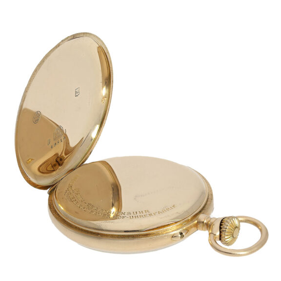 Open faced 14 Carat gold case with a signed dust cover Open faced 14 Carat gold case with a signed dust cover