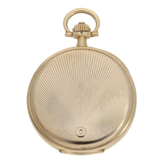 The case of this watch has a radiant decoration on the back, a coin edge and all three lids are made of gold