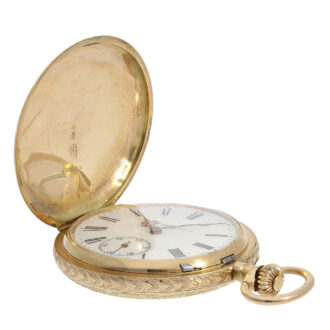 The white enamel dial features red gold hands is signed in Cyrillic The white enamel dial features red gold hands is signed in Cyrillic