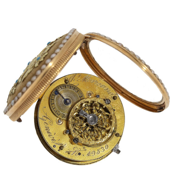 The movement has a spindle escapement The movement has a spindle escapement