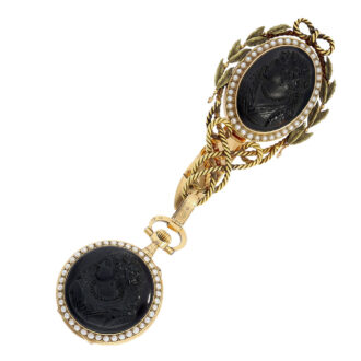 Case and chatelaine, extremely rare version with high quality and extremely finely cut hardstone cameos (probably layered agate), red brown base, raised black cameo, each surrounded by oriental pearls