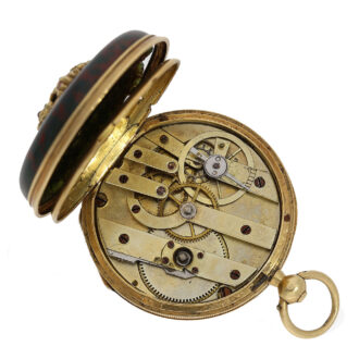 The movement has a cylinder escapement The movement has a cylinder escapement