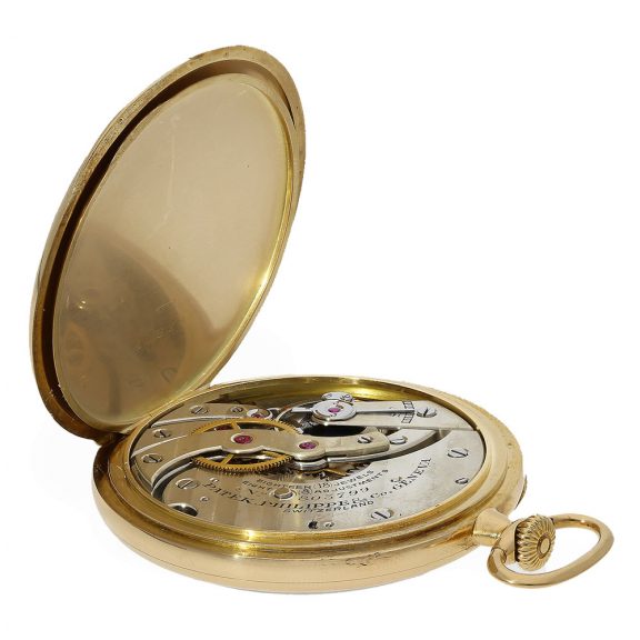 Swiss rare 18 carat gold dress watch with center seconds Circa 1942 Swiss rare 18 carat gold dress watch with center seconds Circa 1942