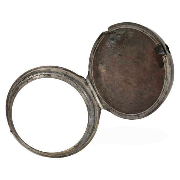 English silver pocket watch with mock pendulum Circa 1690 English silver pocket watch with mock pendulum Circa 1690